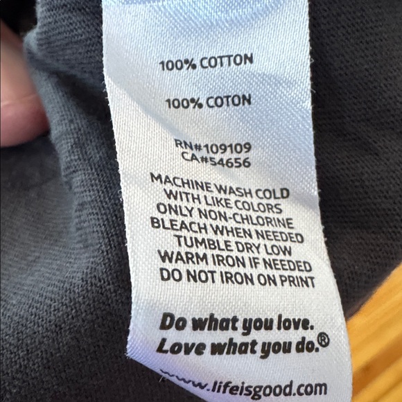 Life is Good graphic tee shirt - Picture 5 of 5